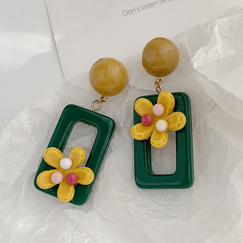 Hawaii Asymmetric Floral Resin Dangle Earrings