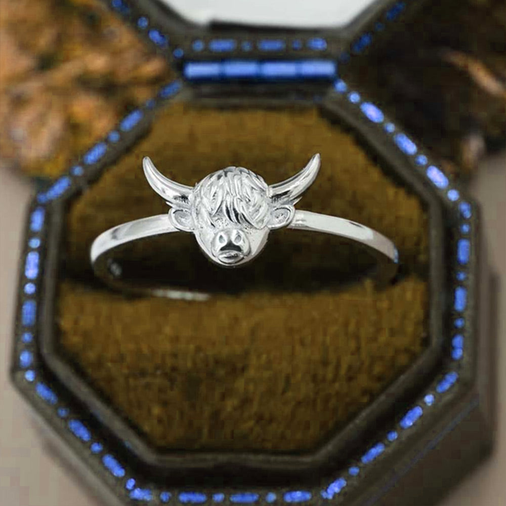 Dainty Highland Cow Ring