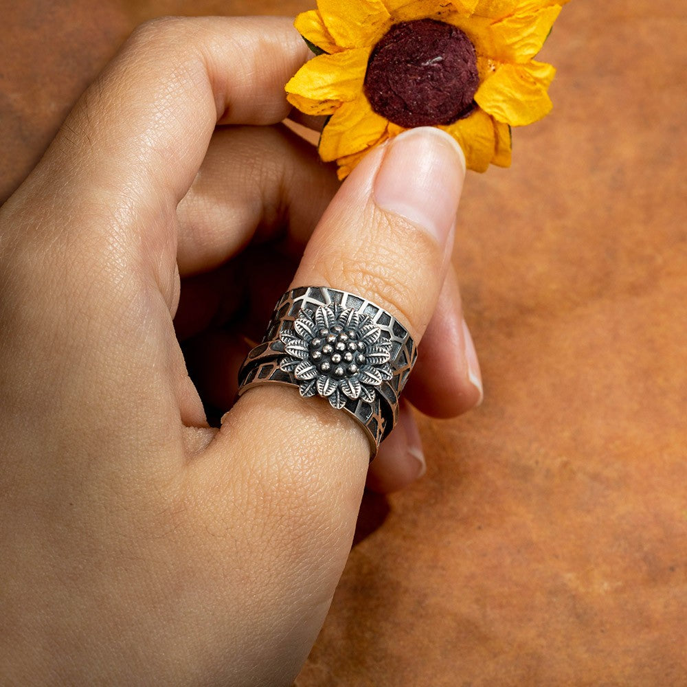 Custom Engraved Sunflower Fidget Ring