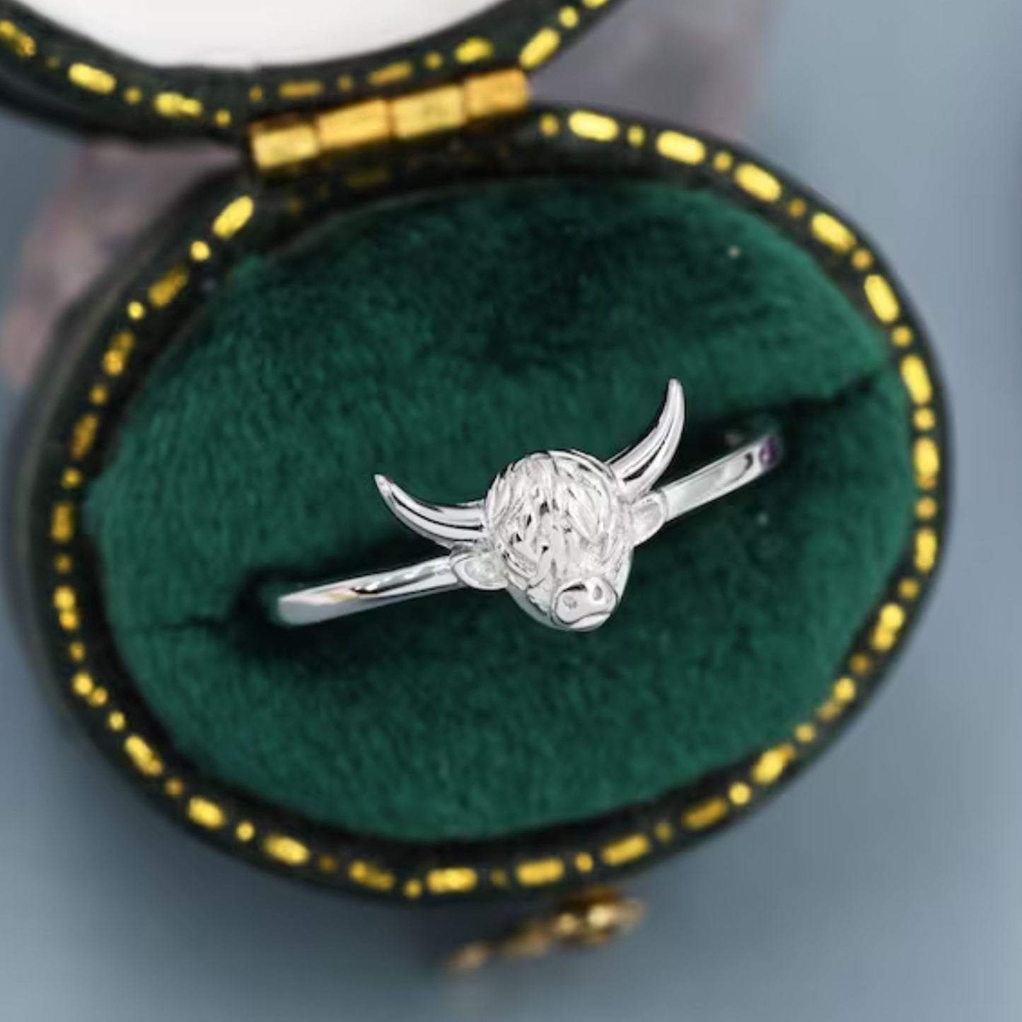 Dainty Highland Cow Ring