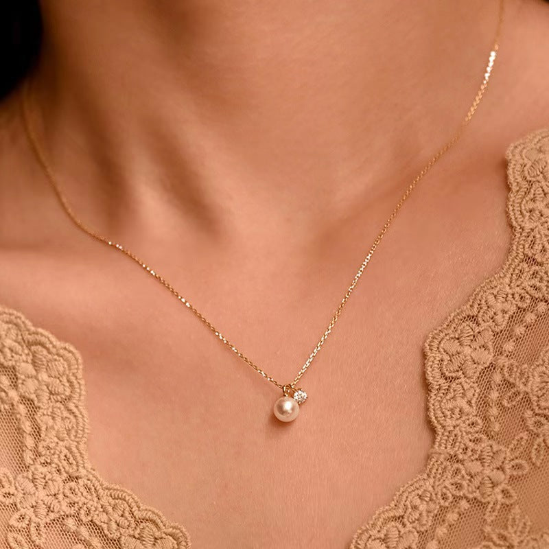 Minimalist Pearl Pendant Necklace