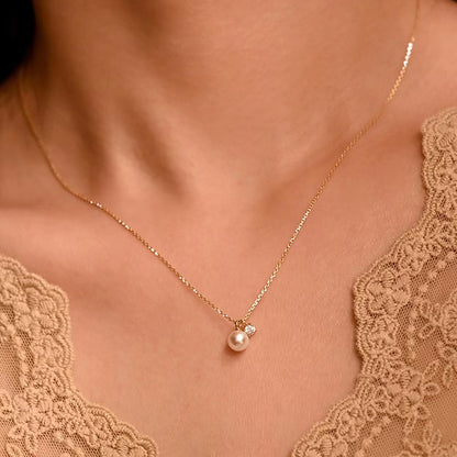 Minimalist Pearl Pendant Necklace