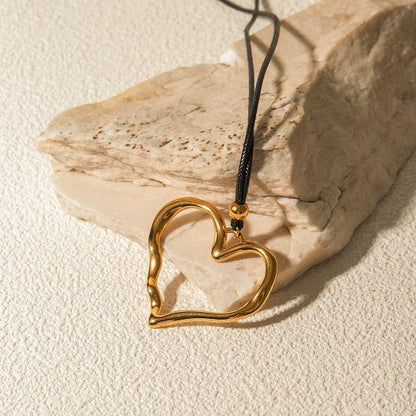 Art Hollow Heart Pendant Necklace