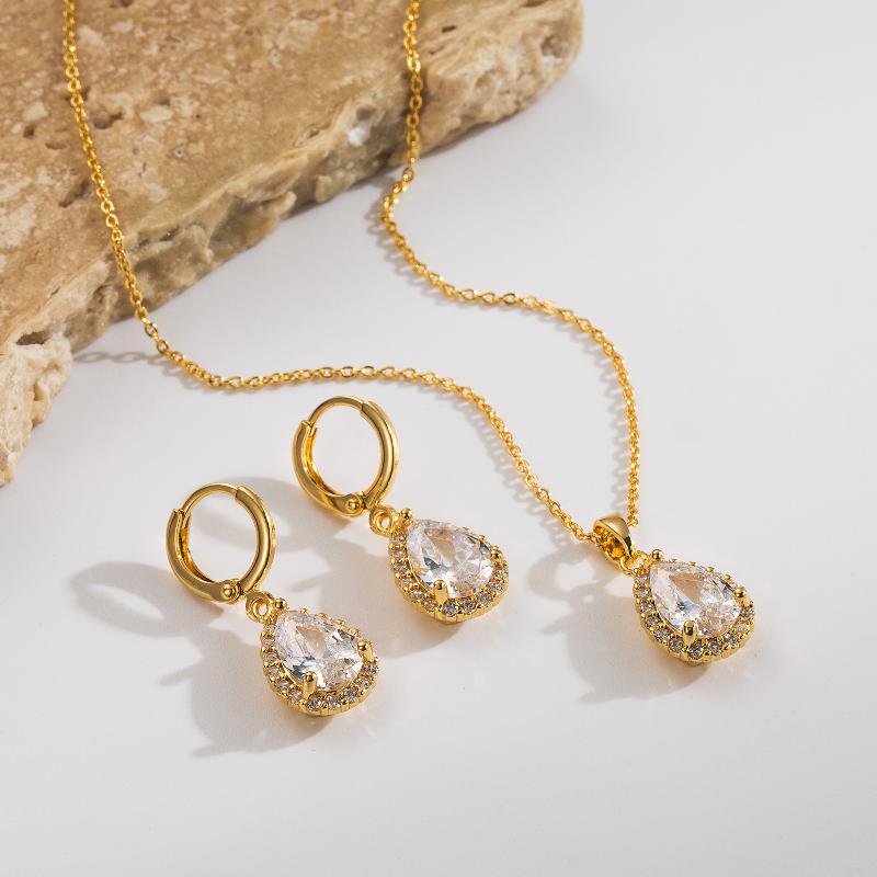 Elegant Crystal Earrings & Necklace SET