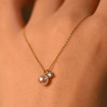 Minimalist Pearl Pendant Necklace