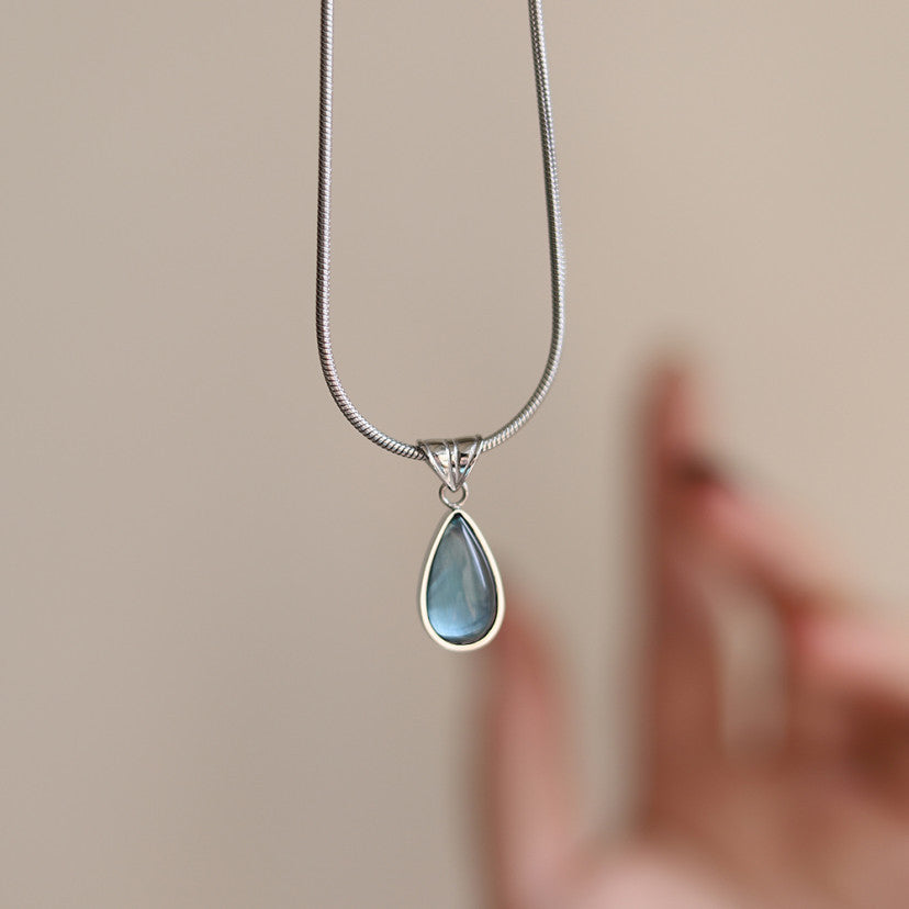 Dainty Teardrop Crystal Pendant Necklace