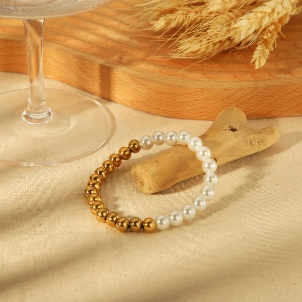 Dainty Pearl Beaded Bracelet