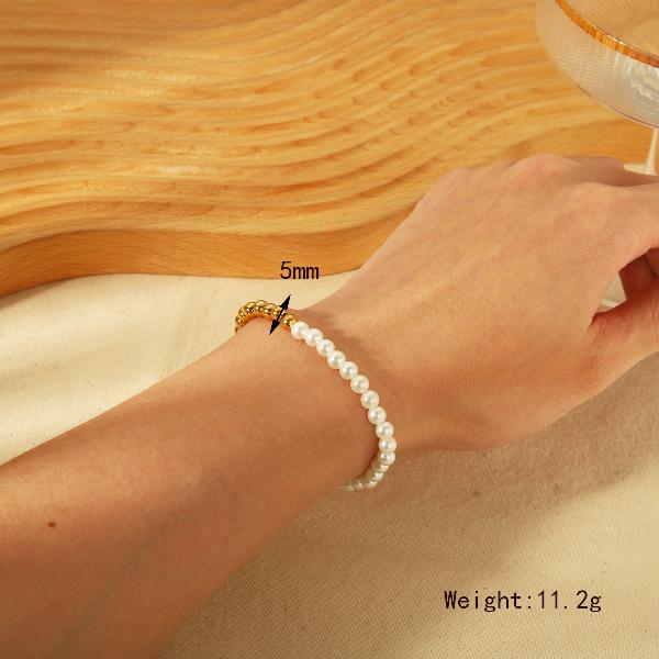 Dainty Pearl Beaded Bracelet