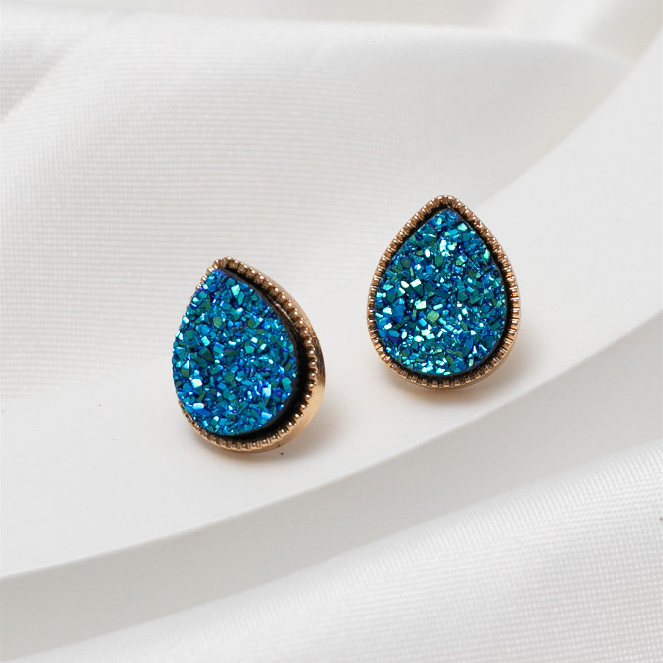 She Glam Resin Stud Earrings