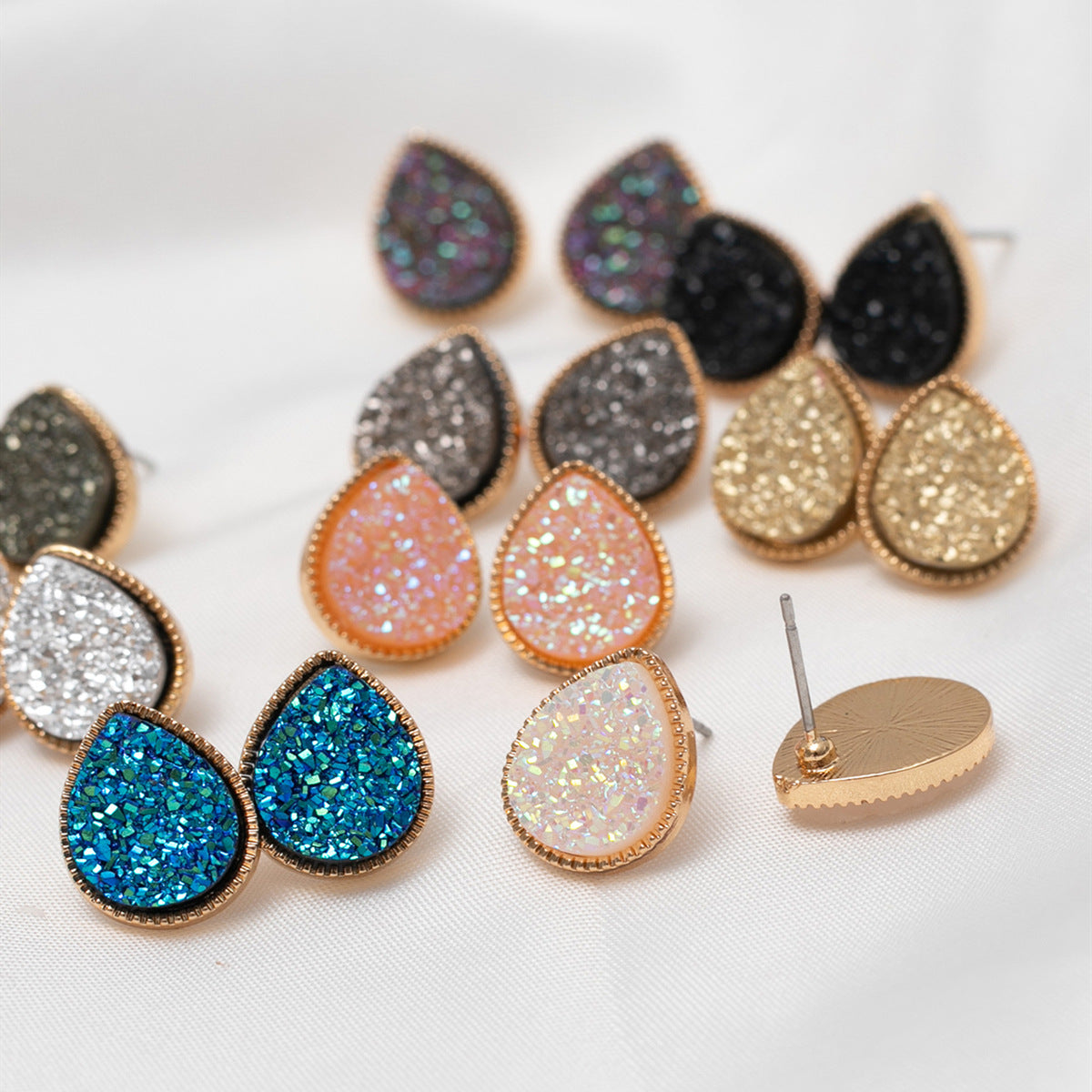 She Glam Resin Stud Earrings