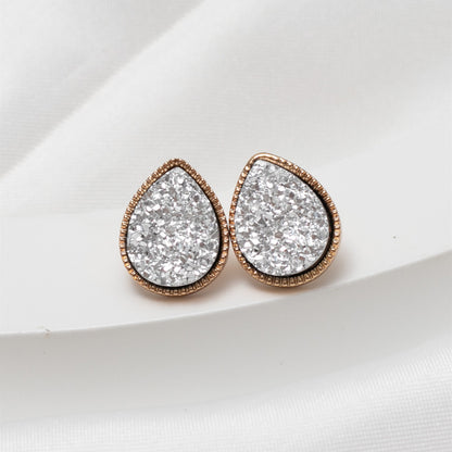 She Glam Resin Stud Earrings