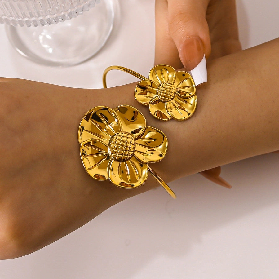 Fiora Flowers Bangle Bracelet