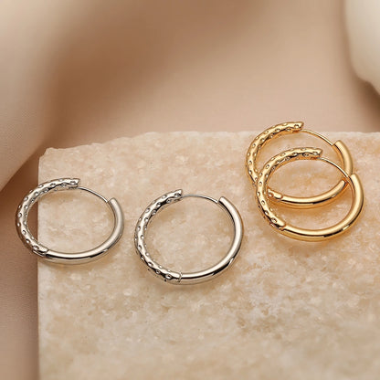 Simone Minimalist Hoop Earrings