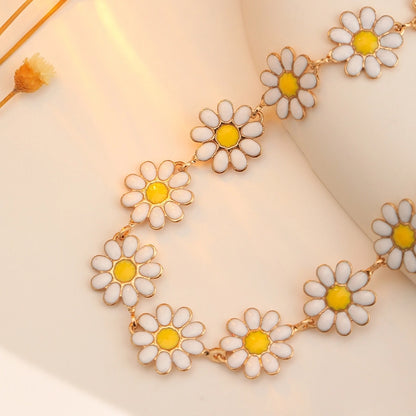 Dainty Daisy Enamel Bracelet