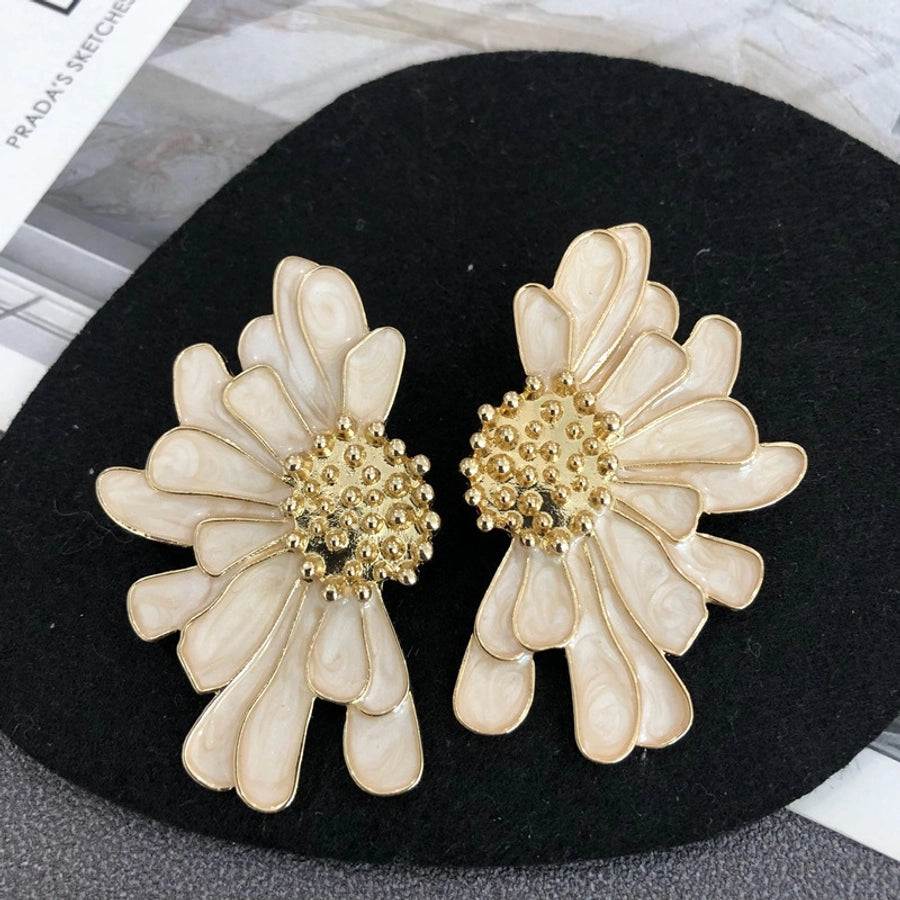 Art Chrysanthemum Enamel Stud Earrings