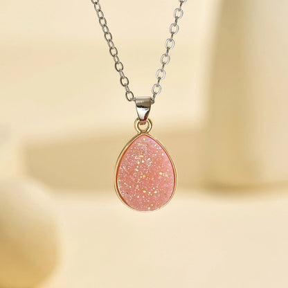 She Glam Resin Pendant Necklace