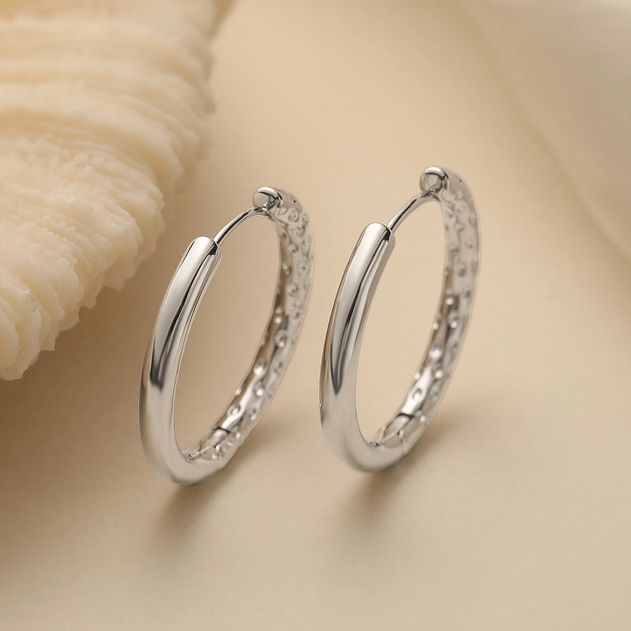 Simone Minimalist Hoop Earrings