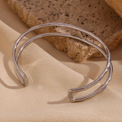 Retro Heart Textured Bangle Bracelet