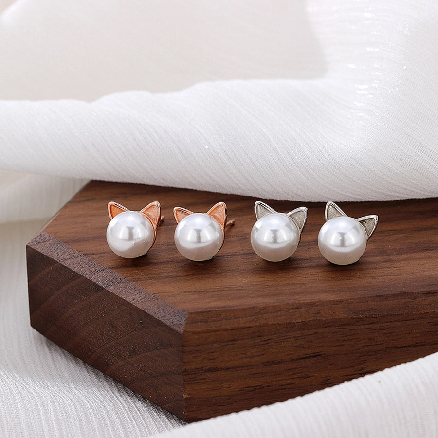 Kitty Pearl Stud Earrings